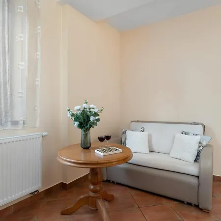 Comfortable With Parking Space By Renters