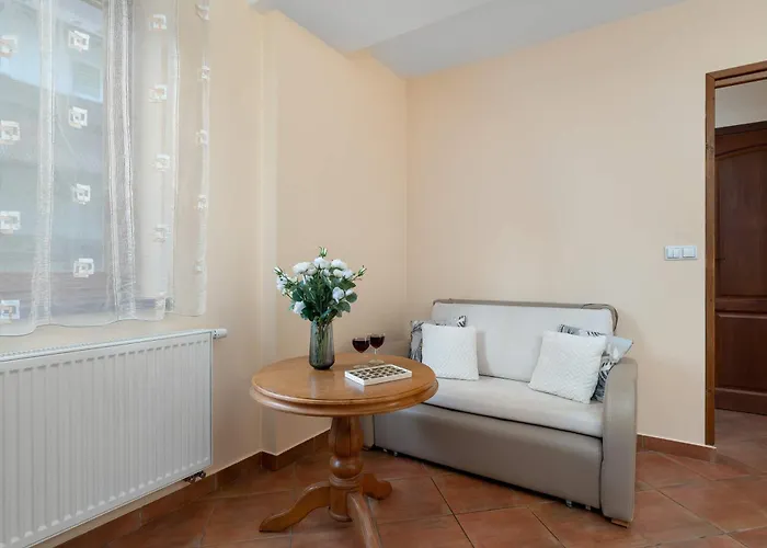 Comfortable With Parking Space By Renters